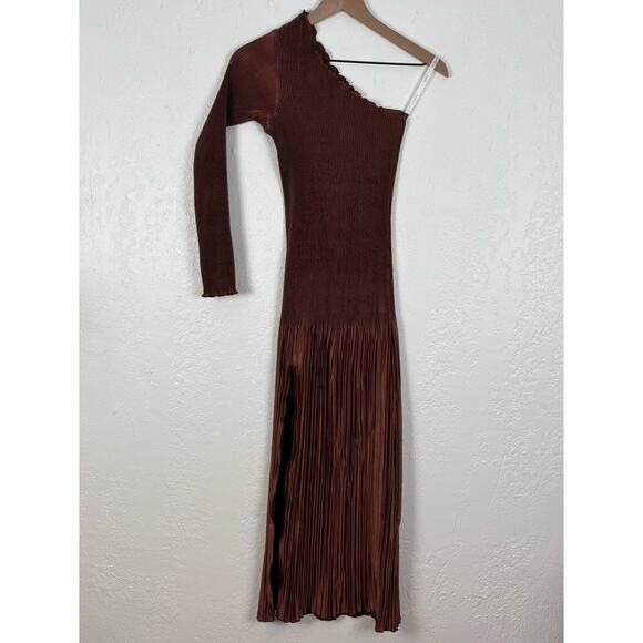 L'idee Soiree One Shoulder Long Sleeve Midi Dress in Chocolate Size 8 - Picture 3 of 8